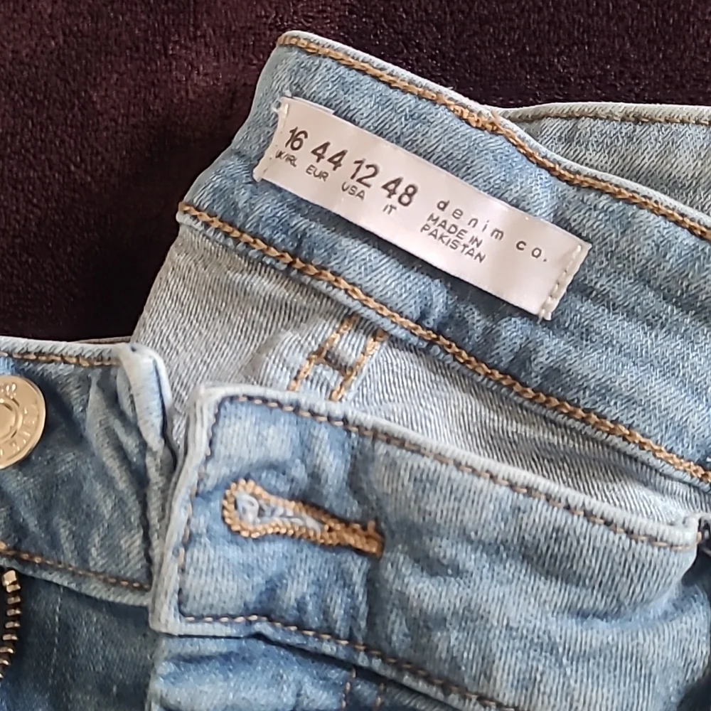 Jeans - Picture 3 of 3